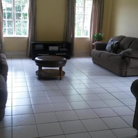 The Crescent Guesthouses - Bnb/Self Catering Durban Zewnętrze zdjęcie