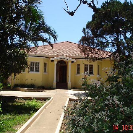 The Crescent Guesthouses - Bnb/Self Catering Durban Zewnętrze zdjęcie