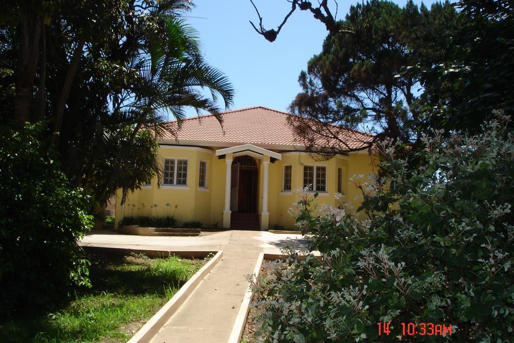 The Crescent Guesthouses - Bnb/Self Catering Durban Zewnętrze zdjęcie