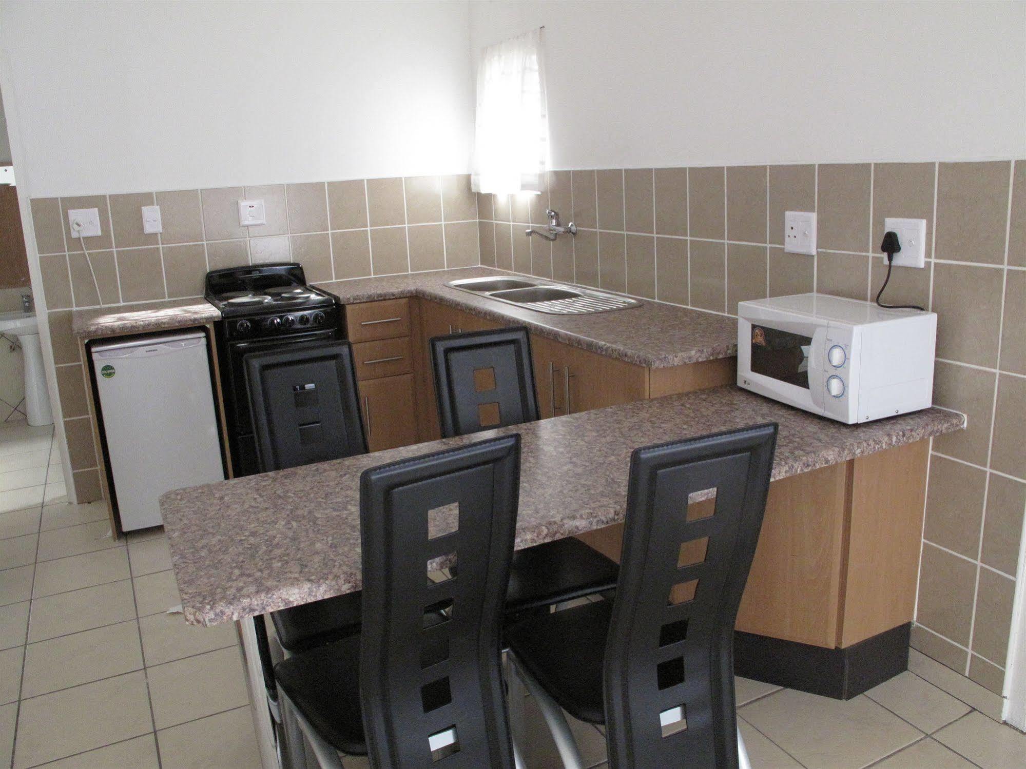 The Crescent Guesthouses - Bnb/Self Catering Durban Zewnętrze zdjęcie