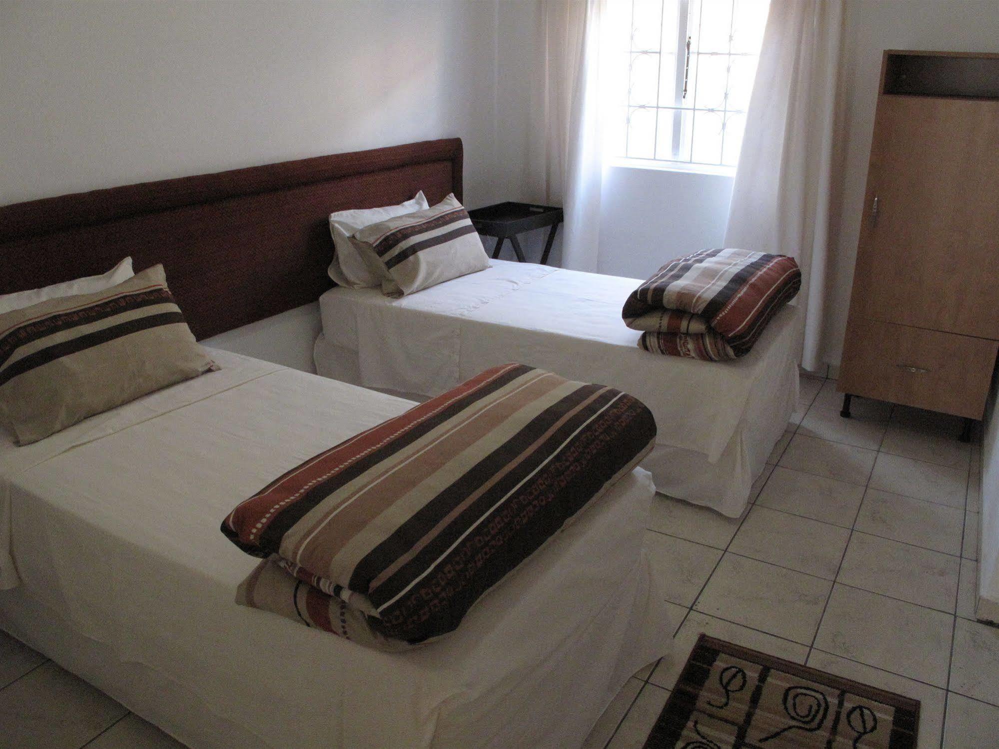 The Crescent Guesthouses - Bnb/Self Catering Durban Zewnętrze zdjęcie